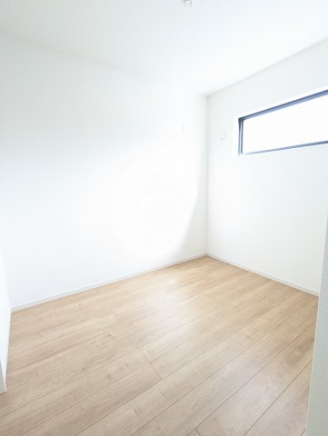 水戸市小吹町2期の洋室|いつかは子供部屋として使いたい...お子様の成長に合わせて机やベッドを配置し将来を見越しての住まいを～