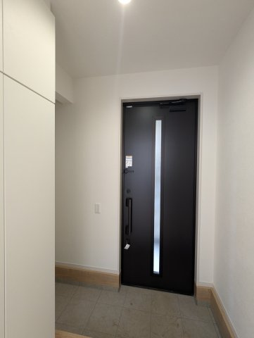 水戸市小吹町2期の玄関|白を基調とした明るく清潔感のある玄関です～