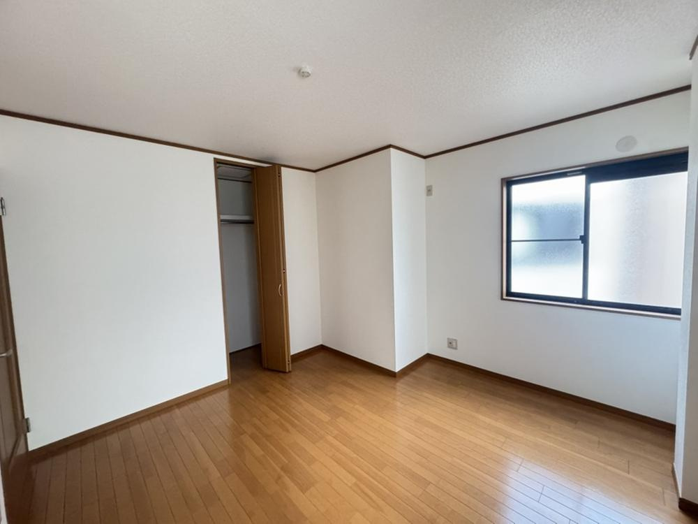 佐太中町7丁目　中古一戸建ての子供部屋|洋室7.5帖
■物件内覧・資金計画相談・住宅ローン相談、リフォーム相談、お問合せ受付中■
※当日・翌日のご内覧、ご相談はお電話でのお問合せがスムーズです！