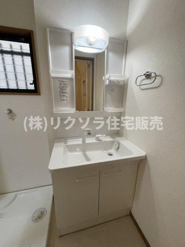 佐太中町7丁目　中古一戸建ての独立洗面台|シャワー付き洗面化粧台
■物件内覧・資金計画相談・住宅ローン相談、リフォーム相談、お問合せ受付中■
※当日・翌日のご内覧、ご相談はお電話でのお問合せがスムーズです！