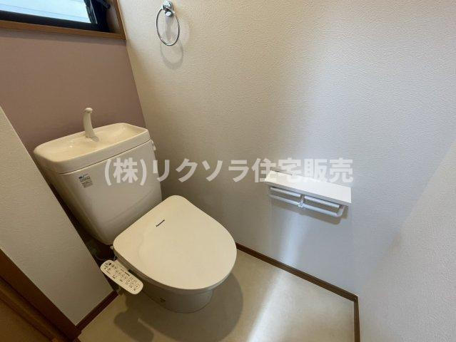 佐太中町7丁目　中古一戸建てのトイレ|2階トイレ
■物件内覧・資金計画相談・住宅ローン相談、リフォーム相談、お問合せ受付中■
※当日・翌日のご内覧、ご相談はお電話でのお問合せがスムーズです！