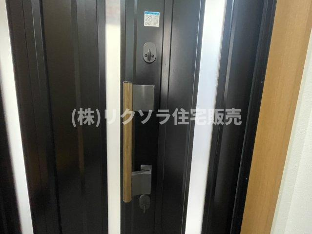 佐太中町7丁目　中古一戸建ての防犯設備|ツーシリンダー錠
■物件内覧・資金計画相談・住宅ローン相談、リフォーム相談、お問合せ受付中■
※当日・翌日のご内覧、ご相談はお電話でのお問合せがスムーズです！