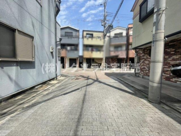 佐太中町7丁目　中古一戸建ての前面道路含む現地写真|前道　北東　幅員4.7ｍ
■物件内覧・資金計画相談・住宅ローン相談、リフォーム相談、お問合せ受付中■
※当日・翌日のご内覧、ご相談はお電話でのお問合せがスムーズです！