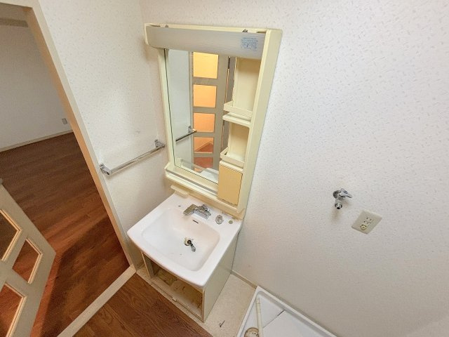 サンロイヤルハイツの独立洗面台