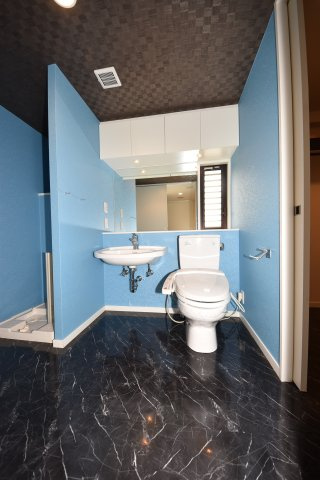 エイペックス東心斎橋Ⅱの独立洗面台|色・設備等は現状有姿