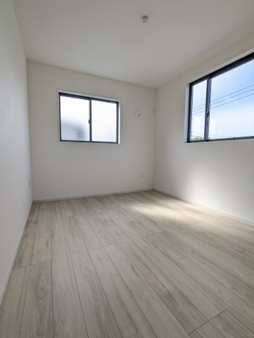 水戸市小吹町2期の洋室|いつかは子供部屋として使いたい...お子様の成長に合わせて机やベッドを配置し将来を見越しての住まいを～
