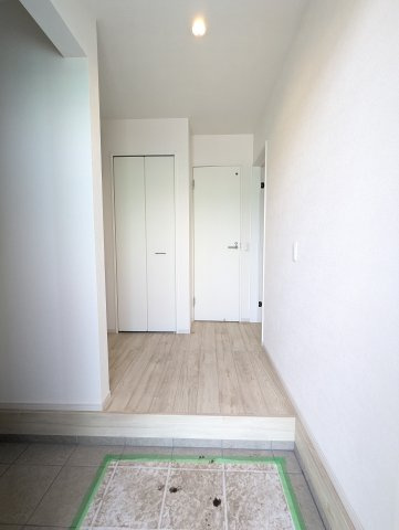 水戸市小吹町2期の玄関|白を基調とした明るく清潔感のある玄関です～