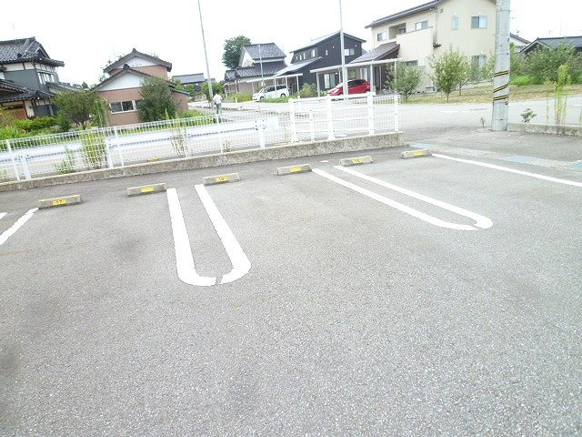 ネオ・ビスタ　Ⅰの駐車場