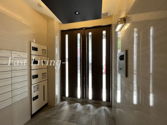 新神保町ビルのロビー