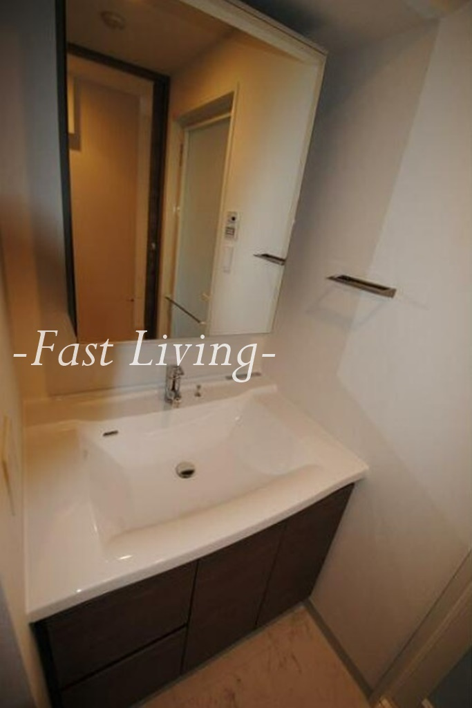 新神保町ビルの洗面所