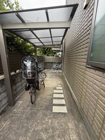 【その他共用部分】 | ラフィネ久我山 | 駐輪各世帯2台まで可能です