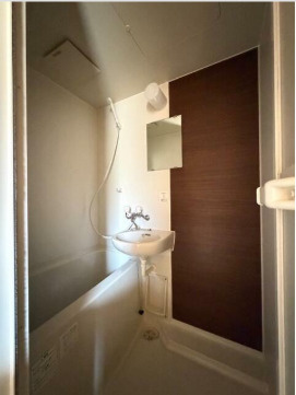 ラッフルズ・プレイスの浴室|バストイレ別♪