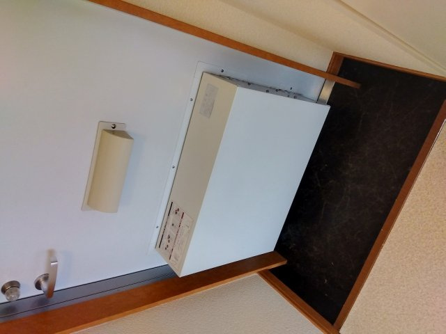 レオパレス北緯４３度の玄関|宅配ボックス