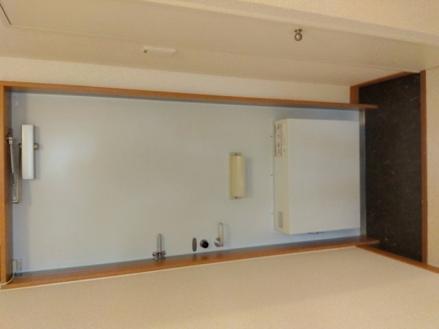 レオパレス北緯４３度の玄関|宅配ボックス有り