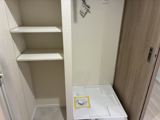 ライオンズたまプラーザ美しの森のランドリースペース|防水パン＋リネン庫