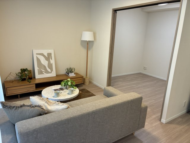 ライオンズたまプラーザ美しの森の居間・リビング|引き戸：OPEN