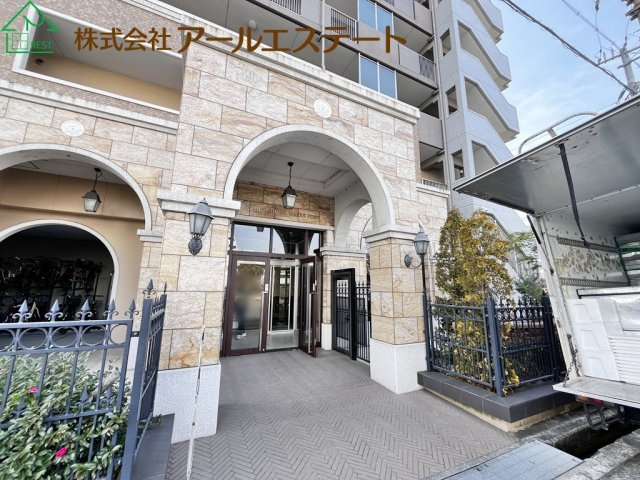 デュオプレステージ姫路マークスフォート　JR「姫路駅」徒歩15分の玄関