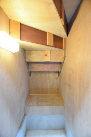 北区松浜6丁目　中古戸建の収納|階段下収納
