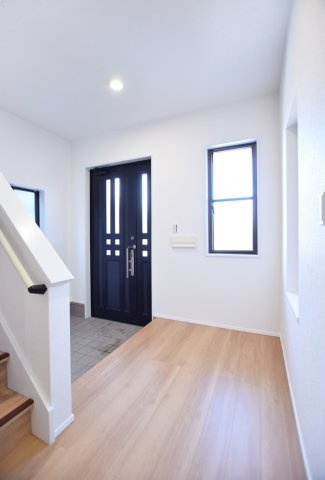 北区松浜6丁目　中古戸建の玄関