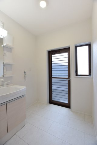 北区松浜6丁目　中古戸建の独立洗面台