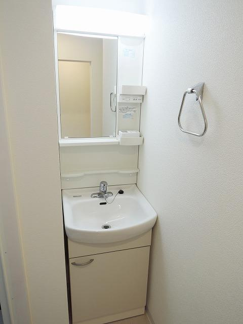 リチェンシア横浜三ツ沢下町の洗面所|人気の独立洗面台♪