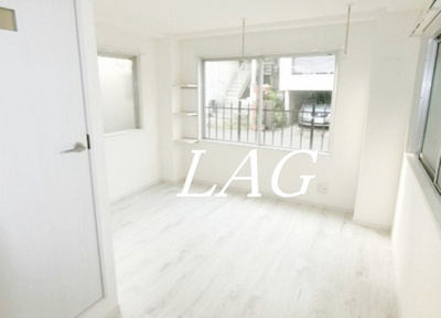 【居間・リビング】 | ヴィラ・コクシネル | 洋室のお部屋です。