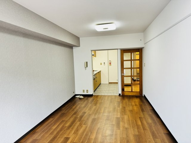 グリーンヒル寺田　１２５号棟の内装|～13.5帖の明るいリビングダイニングで、家族団欒の時間をお過ごしいただけます～