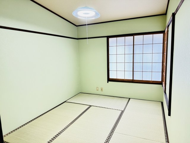 グリーンヒル寺田　１２５号棟の寝室|～2階6.0帖の和室です～