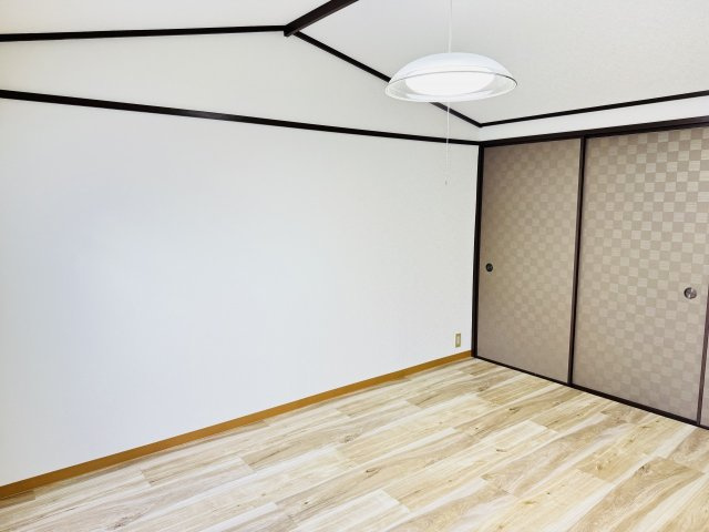 グリーンヒル寺田　１２５号棟の子供部屋|～2階6.0帖のお部屋です～