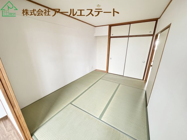 サクラメント東加古川　　山陽電鉄「別府駅」徒歩9分の和室