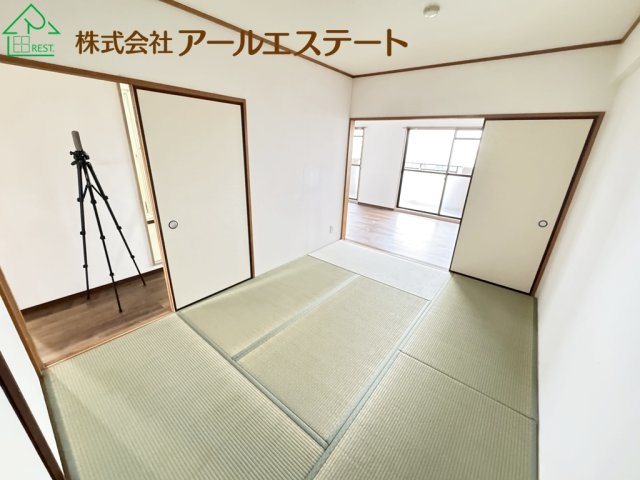 サクラメント東加古川　　山陽電鉄「別府駅」徒歩9分の和室