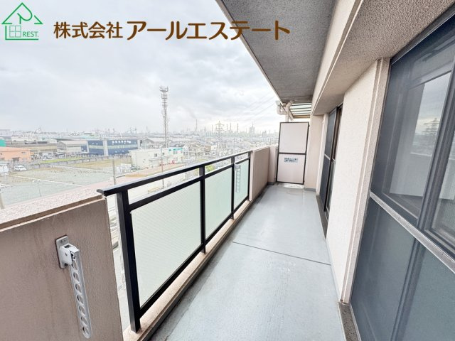 サクラメント東加古川　　山陽電鉄「別府駅」徒歩9分のバルコニー