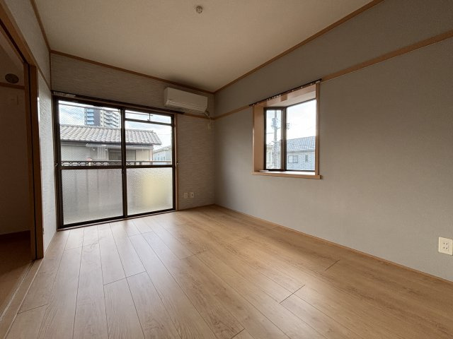 長束メゾン小谷の居間・リビング