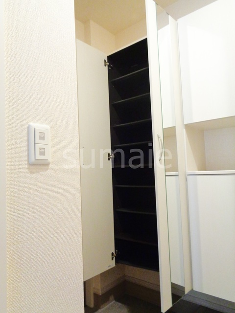 メゾングランシャリオの収納|大容量のシューズボックスです♪