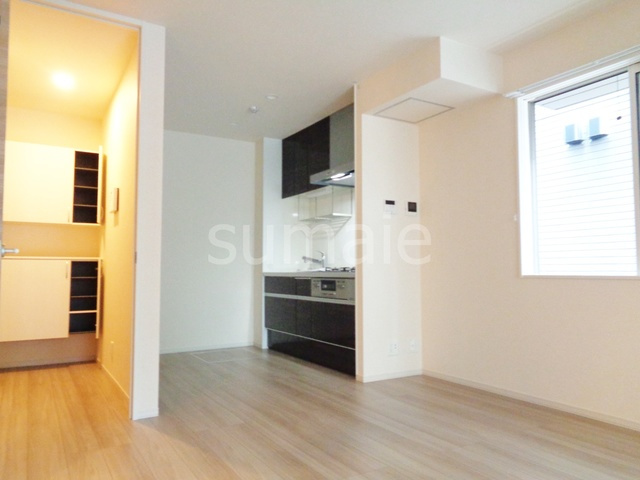 メゾングランシャリオのキッチン|収納が充実しているキッチンです！！