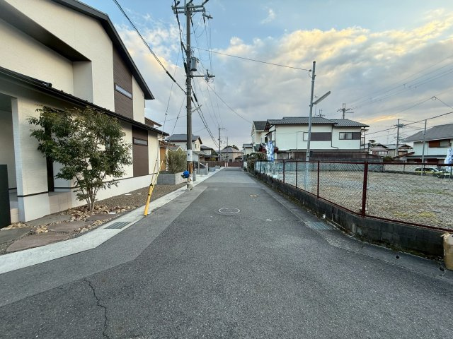 岩倉長谷町土地の前面道路含む現地写真
