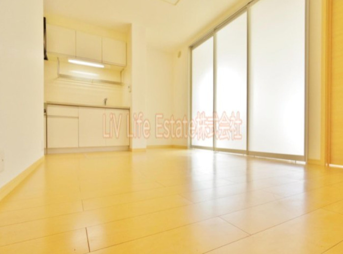 東村山市廻田町１丁目のアパートの居間・リビング