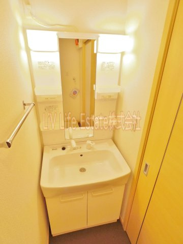 東村山市廻田町１丁目のアパートの洗面所