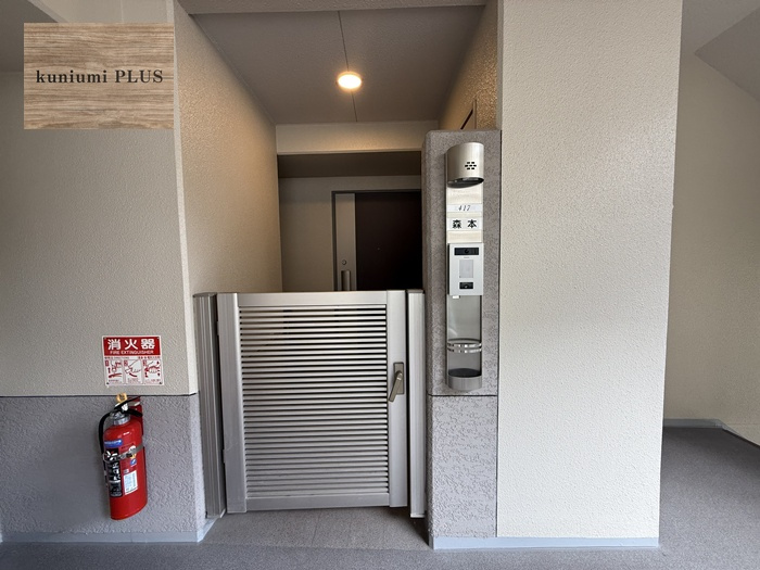 セントプレイス大阪ウィスタリアコートの玄関