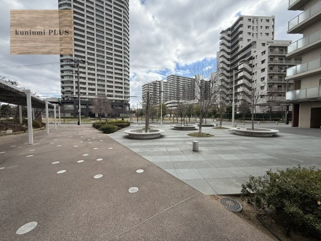 セントプレイス大阪ウィスタリアコートの中庭