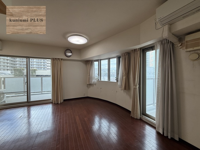 セントプレイス大阪ウィスタリアコートの居間・リビング