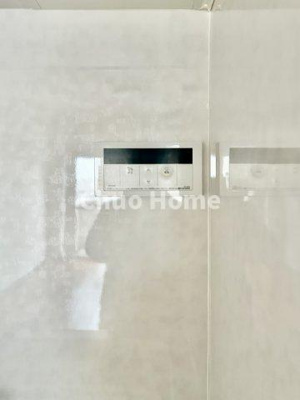 【発電・温水設備】 | アイビハイツ柴又 | 【給湯リモコン】外での一日を忘れさせてくれるオートバス機能でお好みの湯量・温度に調整された浴槽。