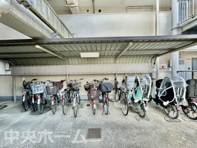 【駐輪場】 | アイビハイツ柴又 | 【自転車置き場】最新の空き状況や費用などの詳細は担当スタッフまでお問い合わせください。