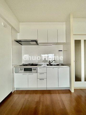 【キッチン】 | アイビハイツ柴又 | ワイドで収納豊富なシステムキッチン