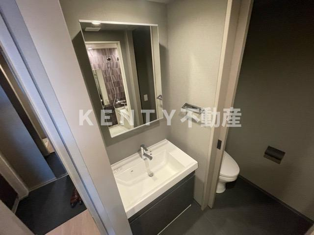 【独立洗面台】 | ザ・ライオンズフォーシア蒲田 | 朝の支度にも助かる、独立の洗髪洗面化粧台