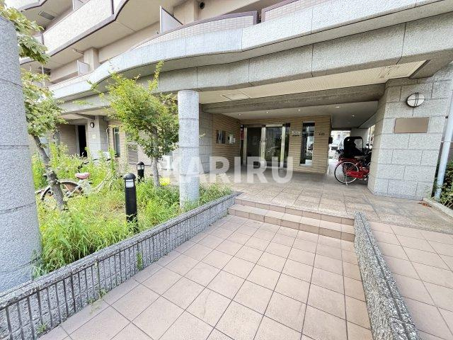 エヌズのエントランス