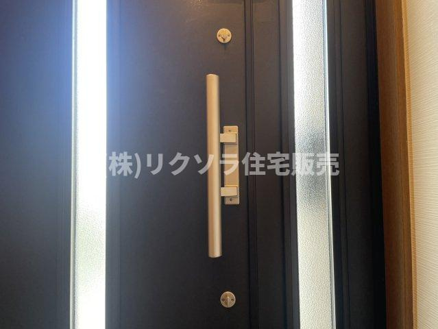高瀬町１丁目　中古一戸建ての防犯設備|ツーシリンダー錠
■物件内覧・資金計画相談・住宅ローン相談、リフォーム相談、お問合せ受付中■
※当日・翌日のご内覧、ご相談はお電話でのお問合せがスムーズです！