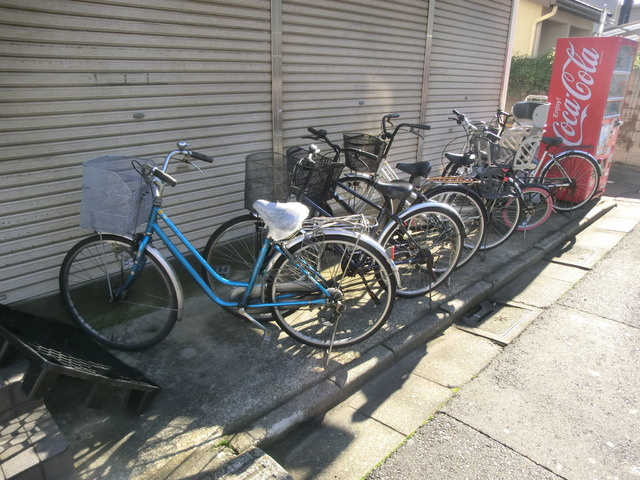コーワエメラルドマンションのその他共用部分|自転車置き場は有料です。