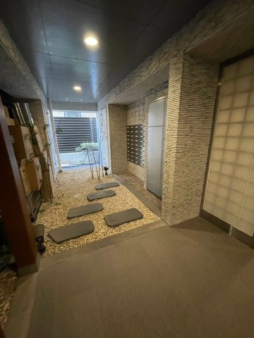 レジュールアッシュ西宮アーバンテラスのロビー