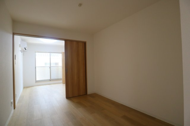 クレアール小綱町の居間・リビング